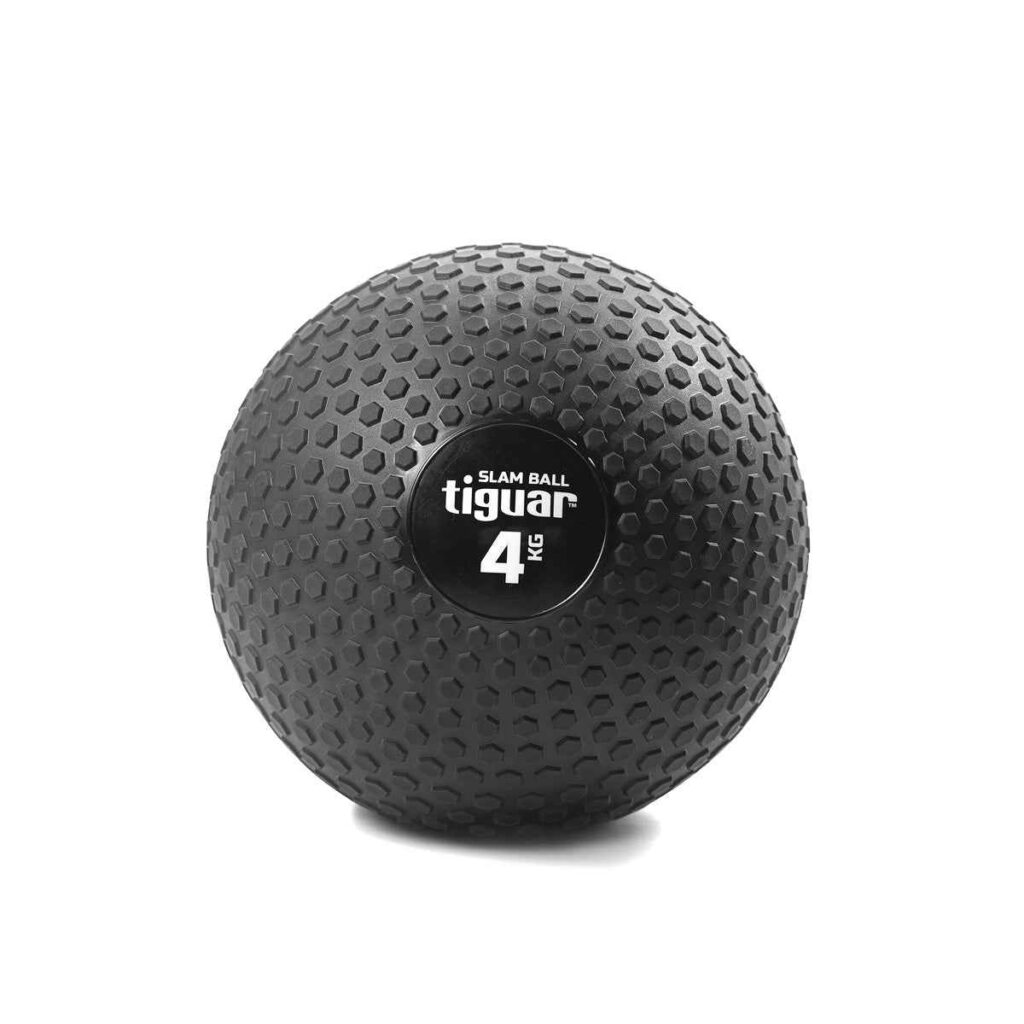 Ein schwarzer Slam-Ball mit einer strukturierten Oberfläche und der Aufschrift tiguar 4 KG in weißer Farbe in der Mitte, vor einem schlichten weißen Hintergrund.